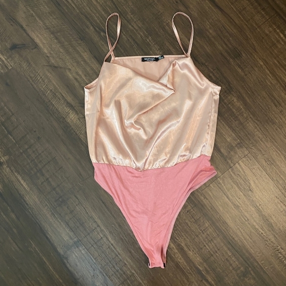 Nasty Gal Rose Cowl neck satin bodysuit - Picture 2 of 7